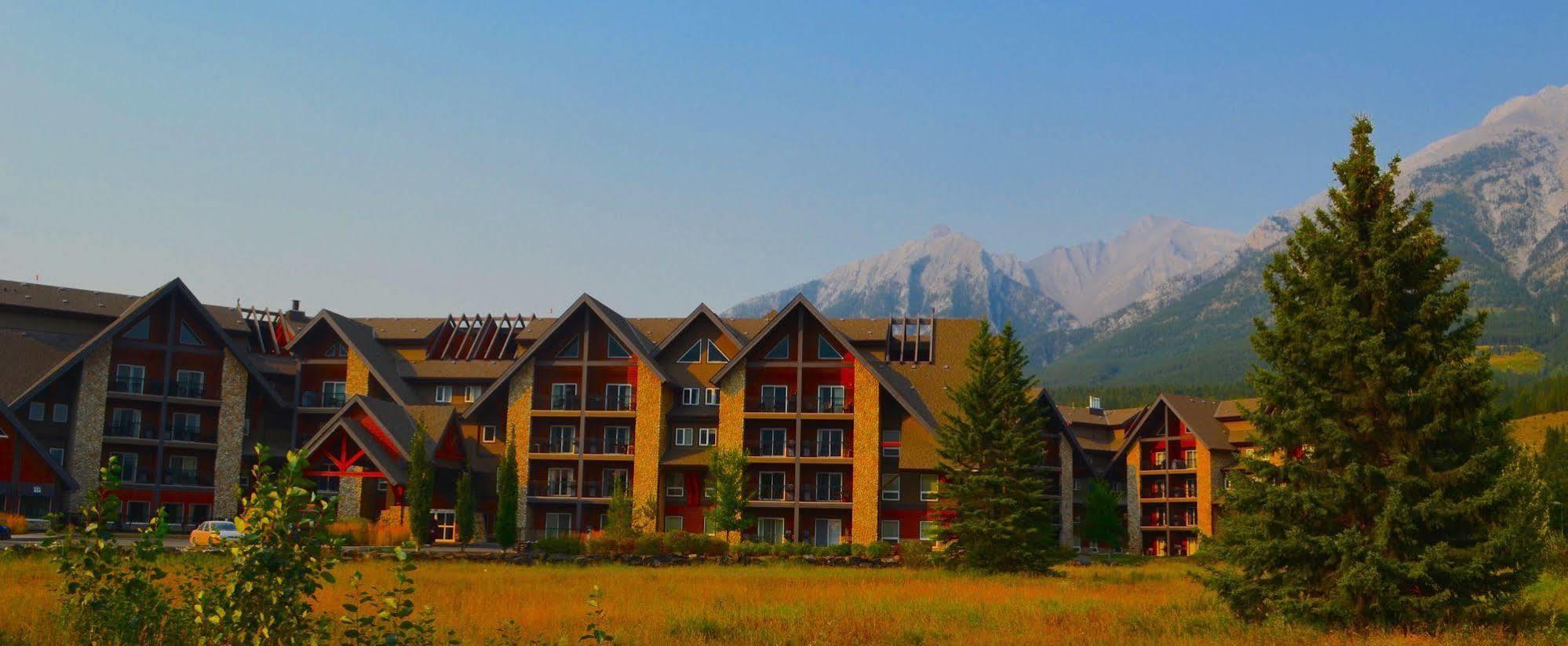 Paradise Resort Club And Spa Canmore Exterior photo
